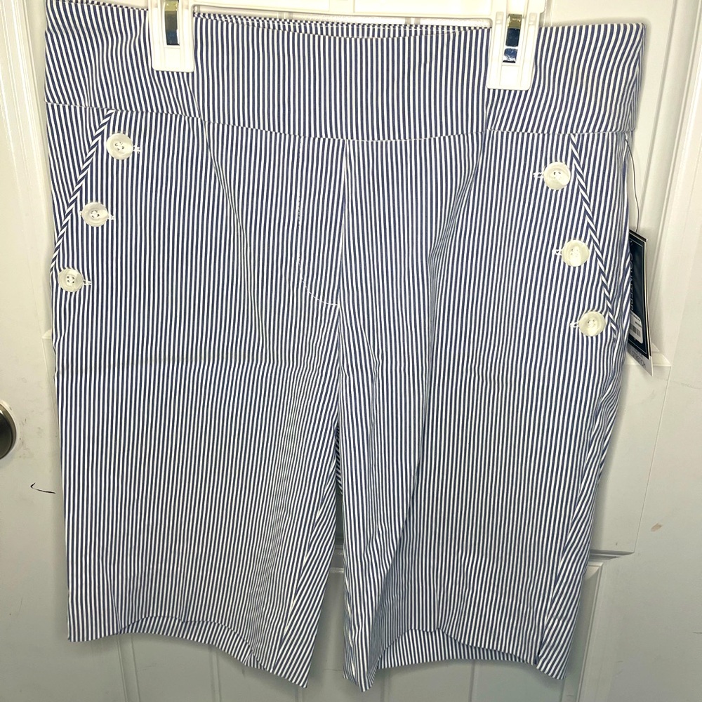 Super Stretch Bermuda Shorts